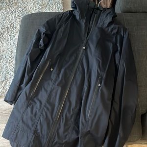 Lululemon right as rain coat size 10 black